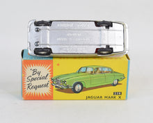 Corgi toys 238 Mark X Jaguar Virtually Mint/Nice box  (Champagne silver)