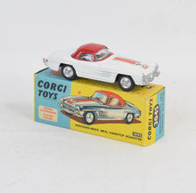 Corgi toys 304s Mercedes 300sl Very Near MInt/Nice box (RN3)