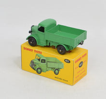 Dinky toys 411 Bedford Truck Virtually Mint/Lovely box (Black hubs)