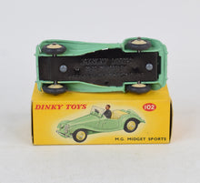 Dinky toy 102 M.G Midget Virtually Mint/Nice box (MR)