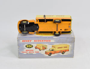 Dinky toys 930 Pallet-Jekta Van Virtually Mint/Nice box