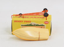 Dinky toy 796 Healey Sports Boat Mint/Lovely box (1)