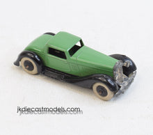 Dinky toys 36b Bentley - Virtually Mint (Flat hubs)