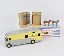 Dinky toys 979 'NEWMARKET'  Horse Box Virtually Mint/Nice box (MC)