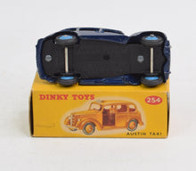 Dinky Toys 254 Austin Taxi Virtually Mint/Boxed 'Stockbridge Collection'