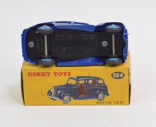 Dinky Toys 254 Austin Taxi Virtually Mint/Boxed 'Stockbridge Collection'