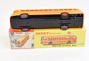 Dinky toys 949 Wayne School Bus Very Near Mint/Boxed 'Carlton' Collection