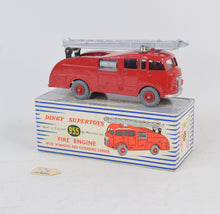 Dinky toys 555 Fire Engine Virtually Mint/Nice box (MR)