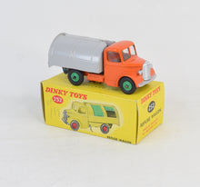 Dinky toys 252 Bedford Refuse Wagon Virtually Mint/Nice box (Green plastic hubs)