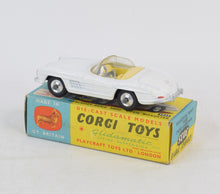 Corgi toys 303s Mercedes-Benz 300sl Roadster Virtually Mint/Boxed (cream interior)