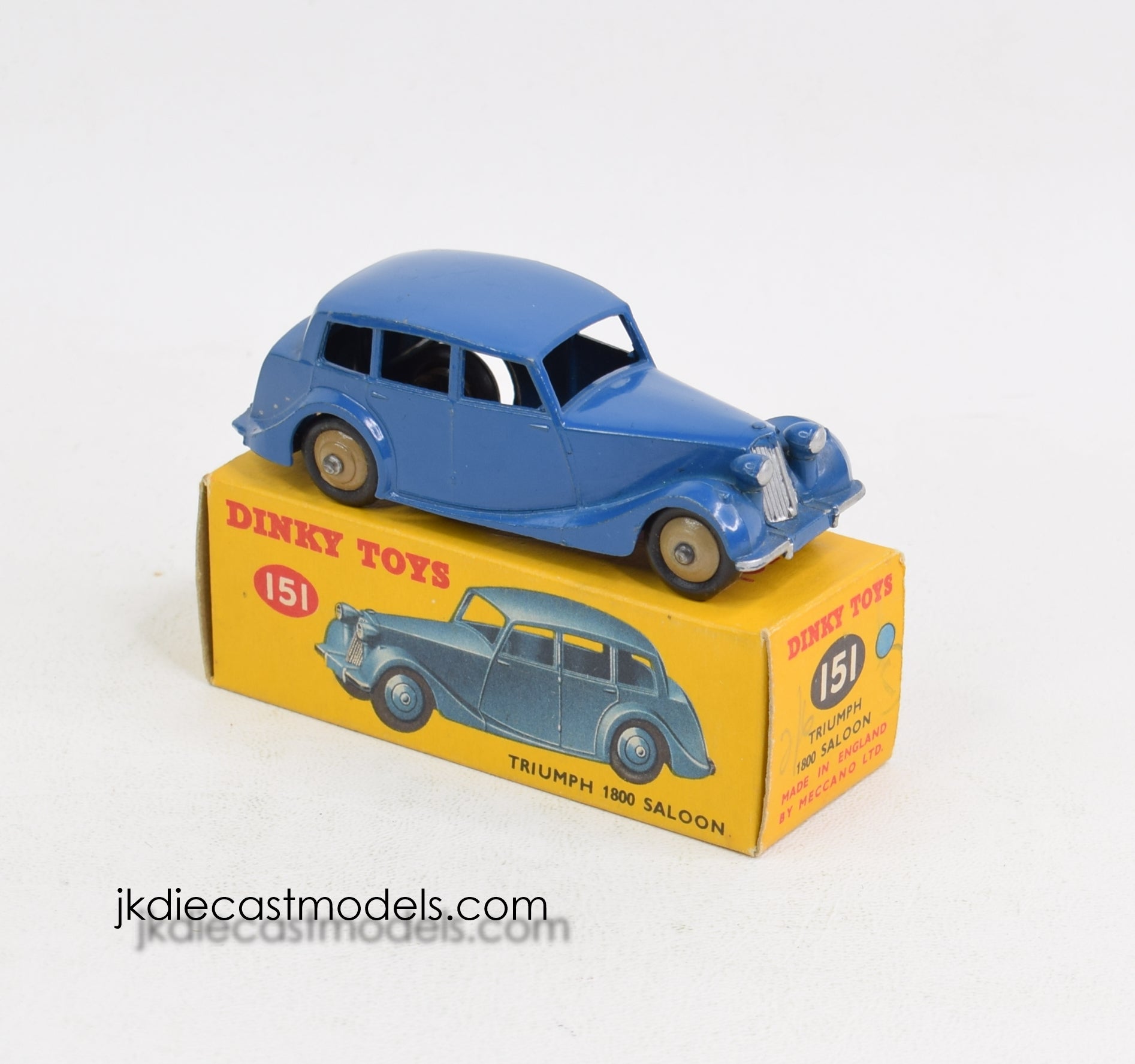 Dinky toys GB - Triumph 1300 - neuf en boite , Vente aux enchères Dinky toys GB - Triumph 1300 - neuf en boite , Vente aux enchères