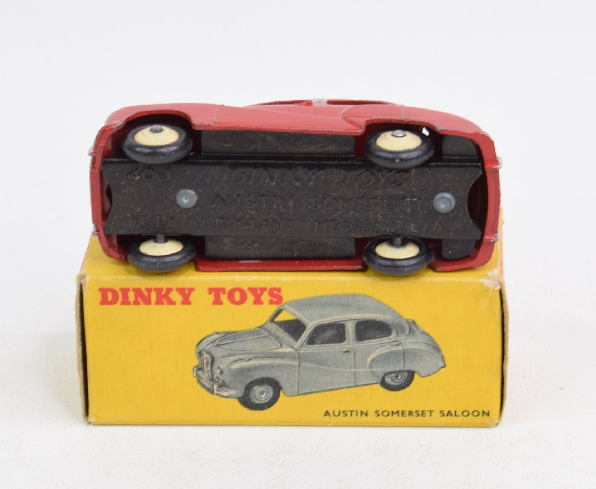 DINKY TOYS GLAND - 161 - Austin Somerset Saloon - Noir Et Cr%c3%a8me En Boite DINKY TOYS GLAND - 161 - Austin Somerset Saloon - Noir Et Cr%c3%a8me En Boite