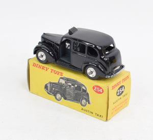 Dinky toys 254 Austin Taxi Virtually Mint/Nice box