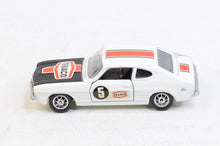 Corgi toys 331 Ford 3 litre Capri Very Near Mint (Open spoke wheels)