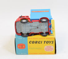Corgi toys 503 Chipperfields Giraffe Transporter Virtually Mint/Boxed