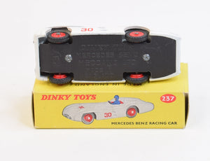 Dinky toys 237 Mercedes Benz Virtually Mint/Nice box