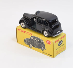 Dinky toys 254 Austin Taxi Virtually Mint/Nice box