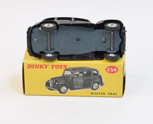 Dinky toys 254 Austin Taxi Virtually Mint/Nice box