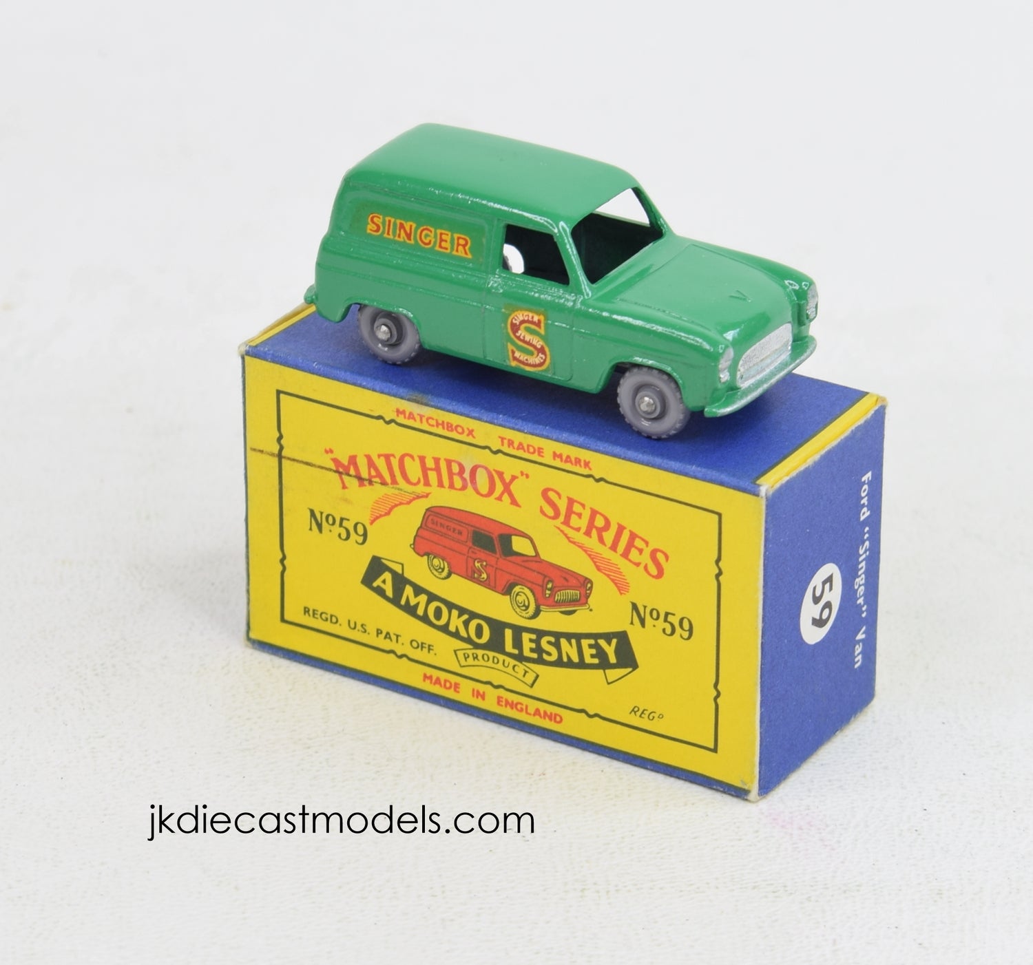 Matchbox Lesney 59 Singer van (Rare dark green)  GPW/B4  Mint/Nice box