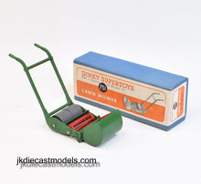 Dinky toys 751 Lawn Mower Virtually Mint/Nice box