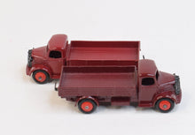 Dinky toys 412 Austin Wagon Virtually Mint/Nice box (Dark maroon)