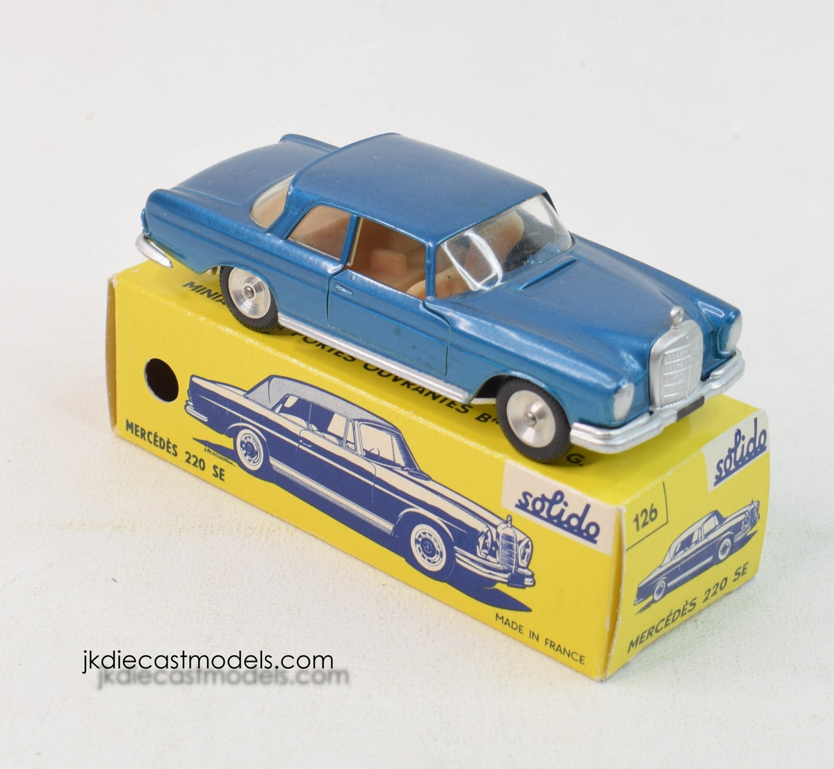 Solido 126 Mercedes 220 se  Mint/Lovely box (DT)