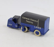 Pre war Dinky toys 33r Mechanical Horse LNER Very Near Mint