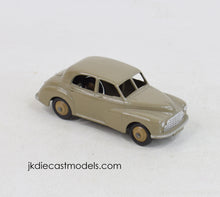 Dinky toys 40g Morris Oxford Virtually Mint (Fawn hubs)