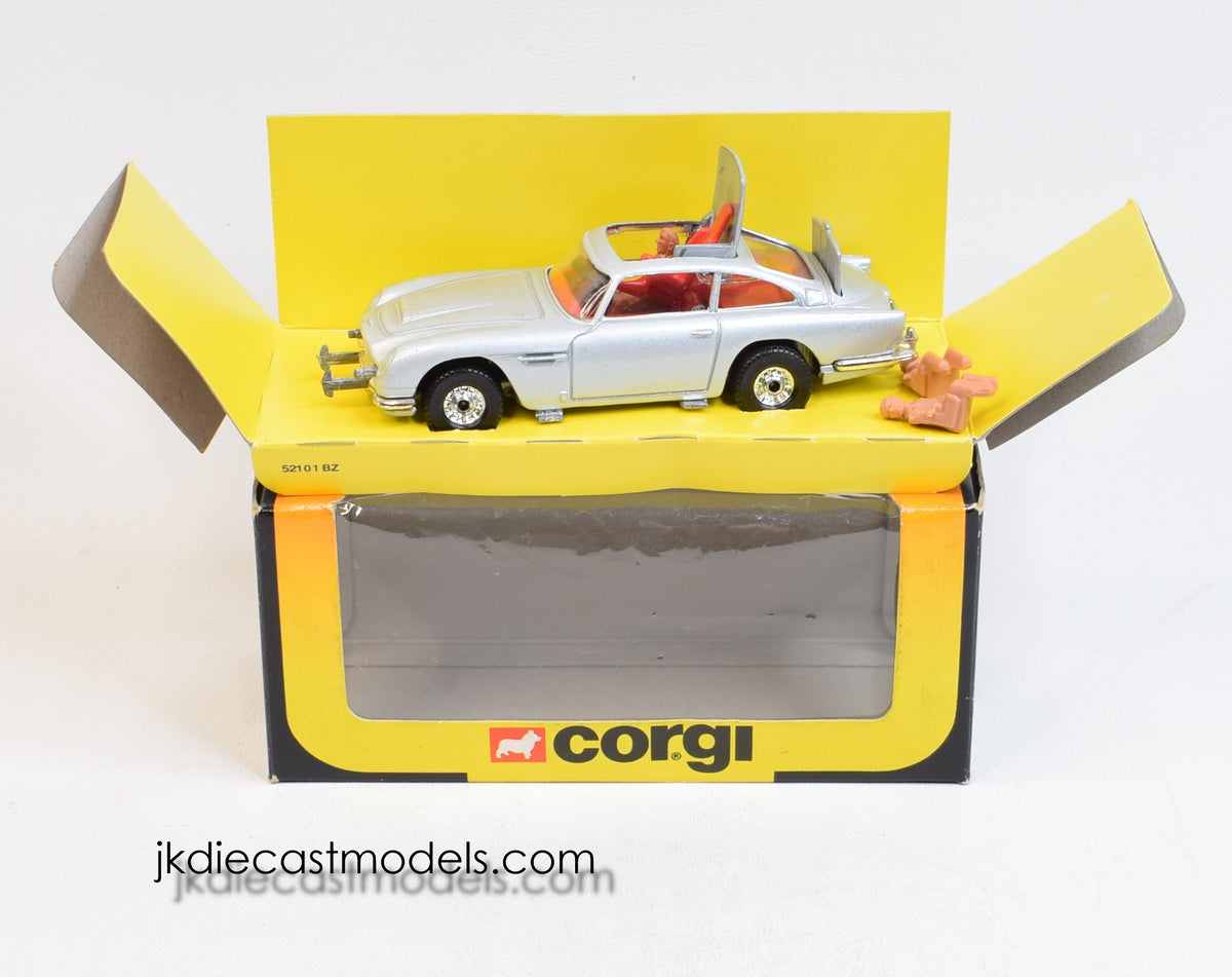 Corgi toys 271 Aston Martin Virtually Mint/Boxed (No 271 Markings/print)