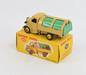 Dinky toys 252 Refuse Wagon Virtually Mint/Boxed