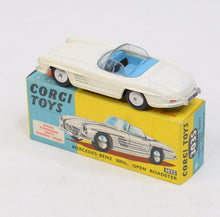 Corgi toys 303 Mercedes-Benz 300sl Roadster Virtually Mint/Nice box