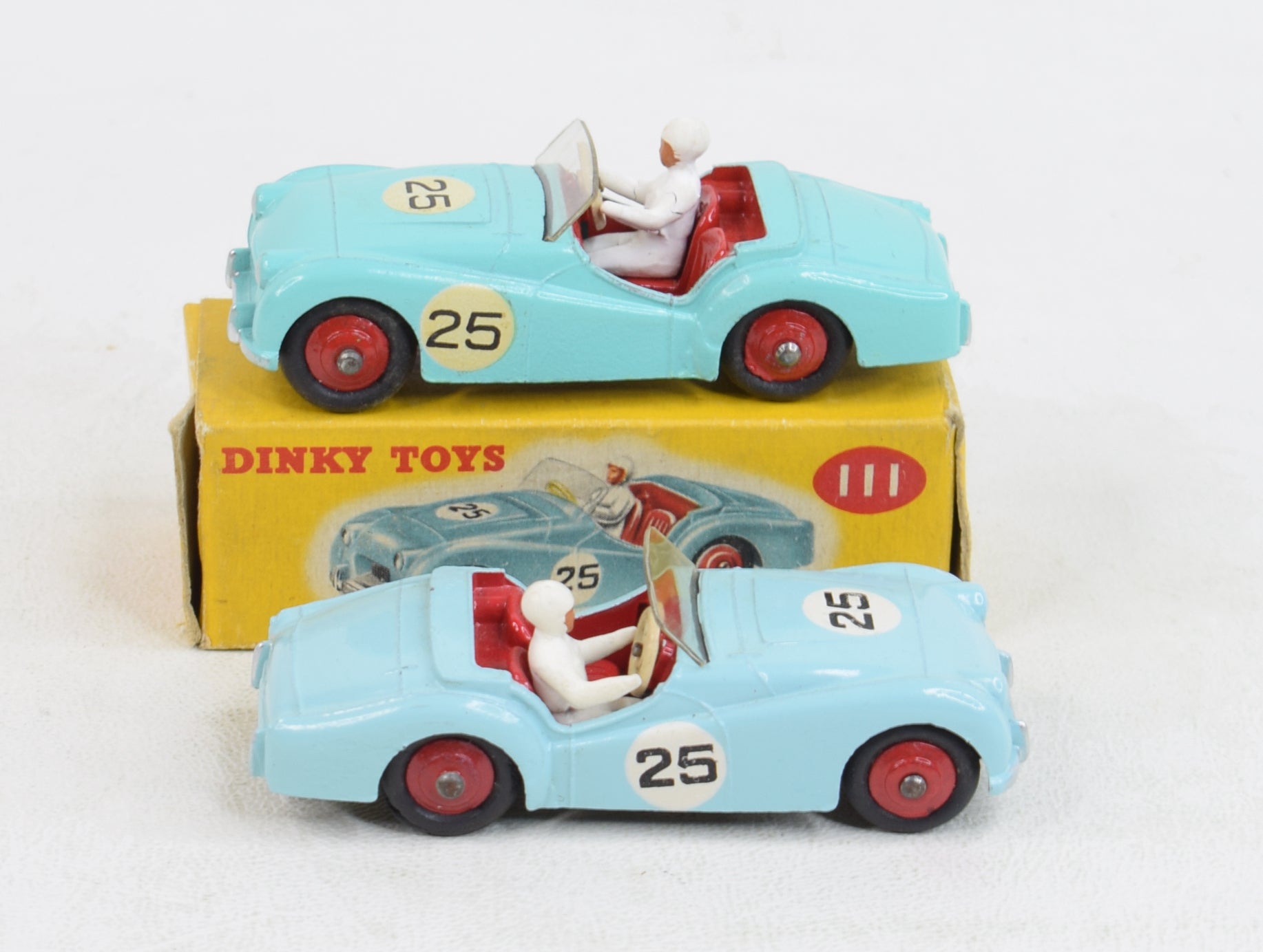 JOHN GAY DINKY Toys No.410 Bedford CF Van Hertz Truck Rental (1970er Jahre). EUR 81,48 - DE JOHN GAY DINKY Toys No.410 Bedford CF Van Hertz Truck Rental (1970er Jahre). EUR 81,48 - DE