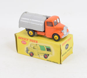 Dinky toys 252 Refuse Wagon Virtually Mint/Boxed (Rare late issue)