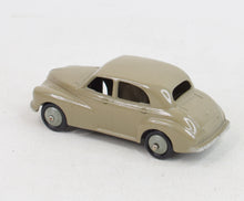 Dinky toys 40g Morris Oxford Virtually Mint (Grey hubs)