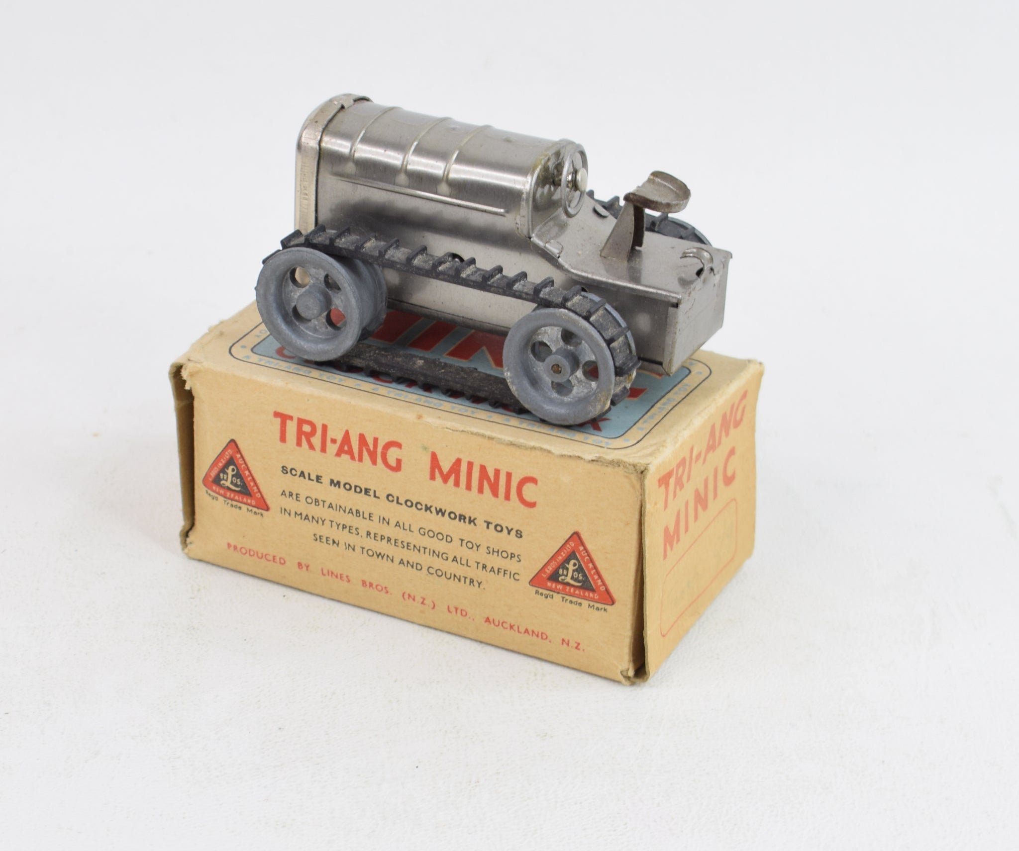 New Zealand Tri ang Minic Tractor Virtually Mint Boxed JK DIE CAST MODELS new-zealand-tri-ang-minic-tractor-virtually-mint-boxed-jk-die-cast-models