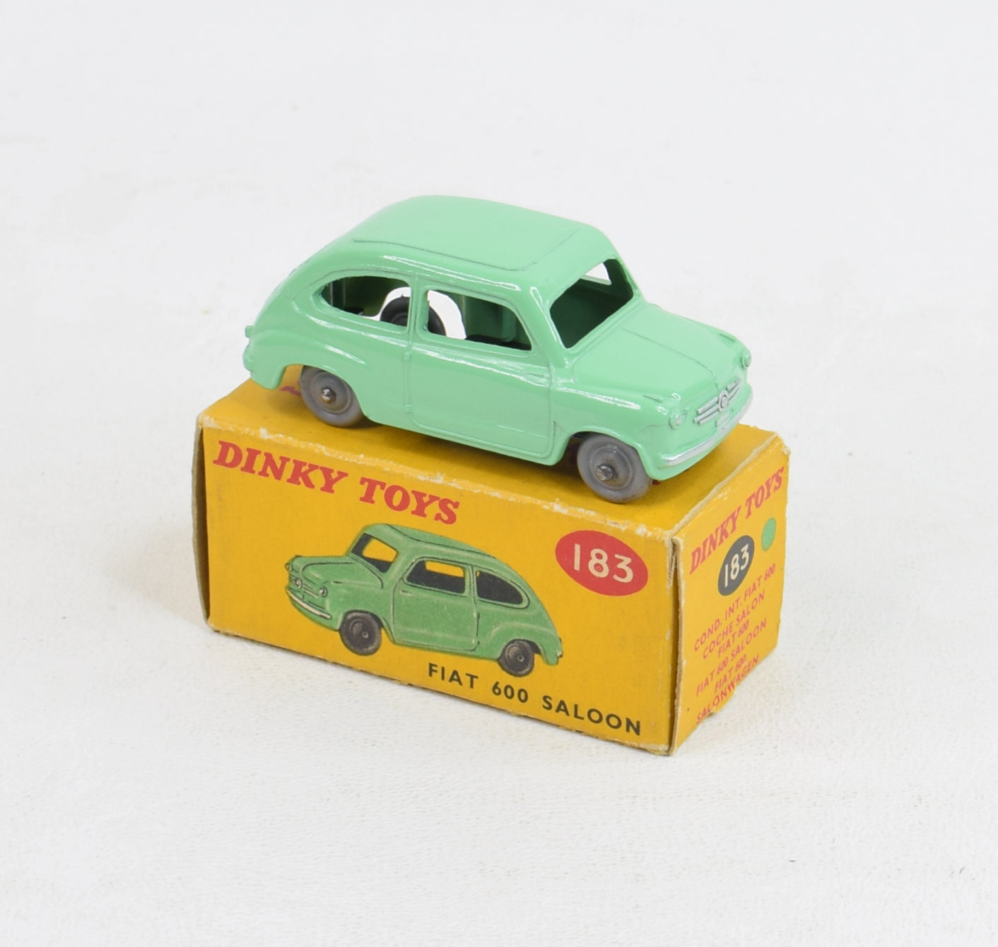DT261 1/43 réédition DINKY TOYS DeAgostini : FIAT 600D rouge DT261 1/43 réédition DINKY TOYS DeAgostini : FIAT 600D rouge