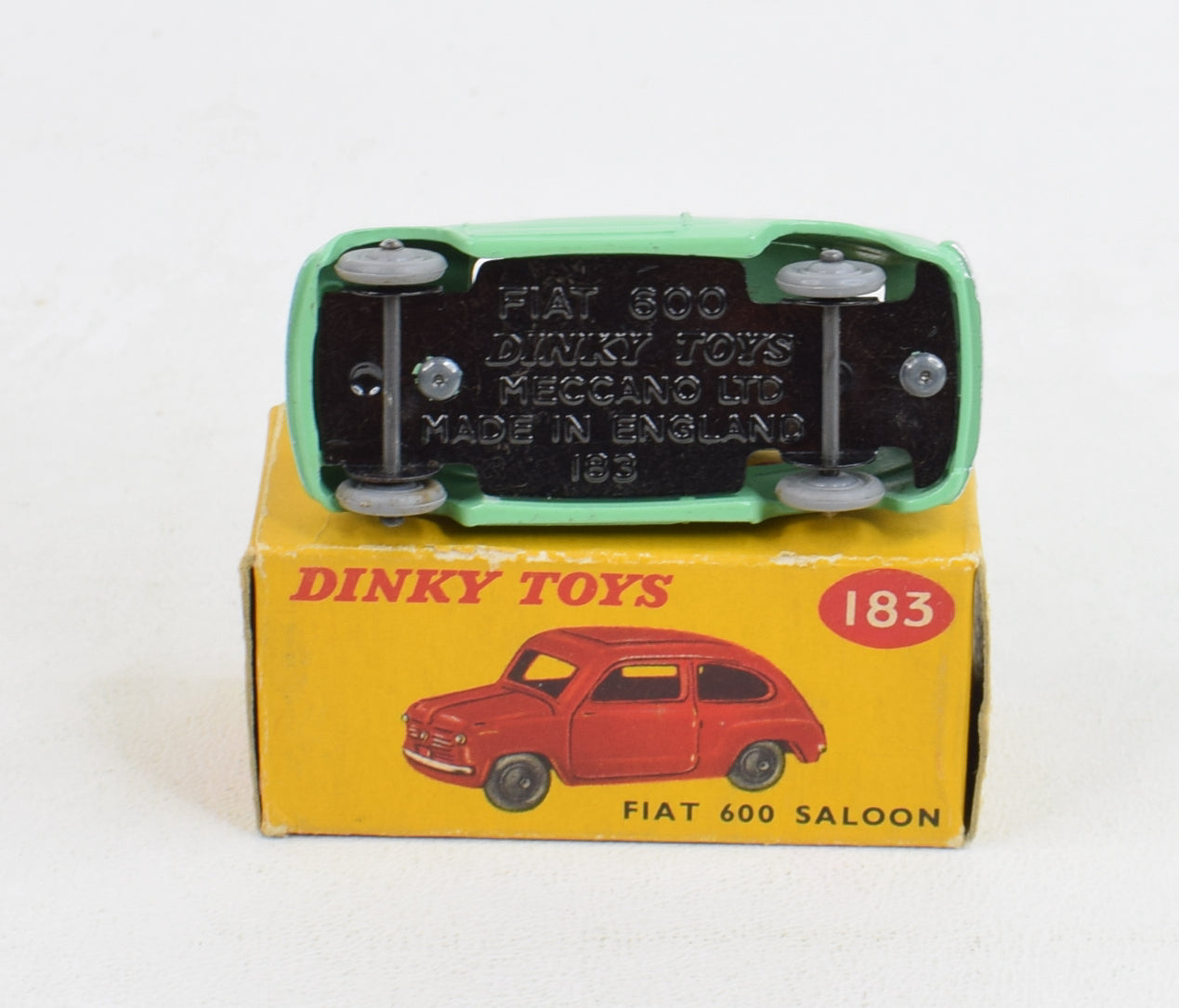 Dinky Toys - 1:43 - Fiat 600d - ref. 520 made in France Dinky Toys - 1:43 - Fiat 600d - ref. 520 made in France