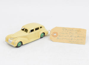 Dinky toys 39e Chrysler Sedan Very Near Mint (Factory colour sample)