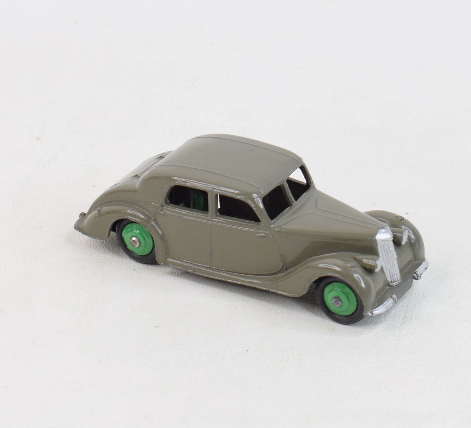 Dinky toy 40a Riley Saloon Virtually Mint