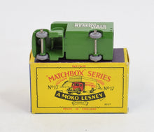 Matchbox Lesney 17 Removal van GPW/B4 Virtually Mint/Nice box