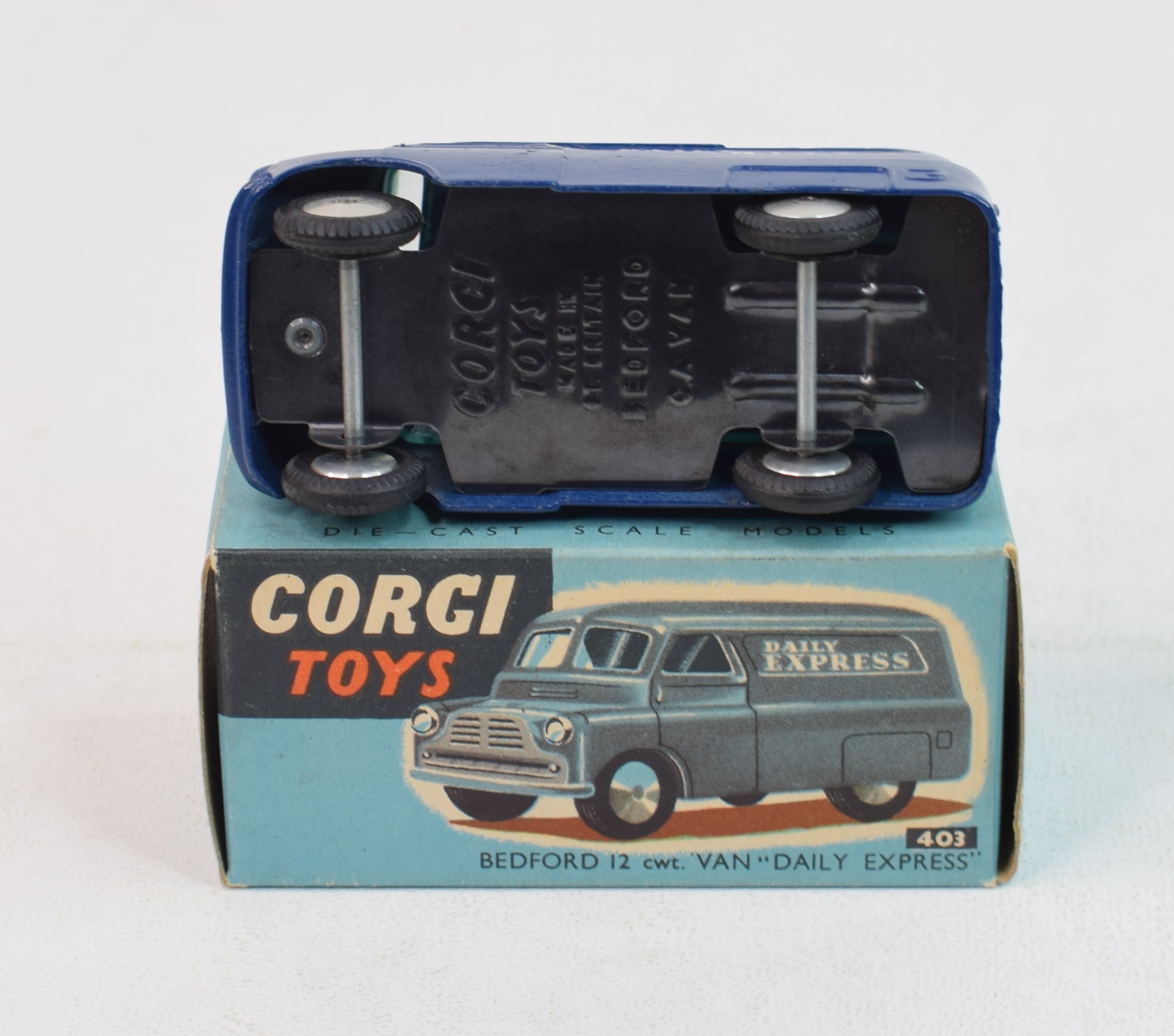 Corgi - BEDFORD CA Van ROAD SERVICE réf. D981 BO 1/43 Corgi - BEDFORD CA Van ROAD SERVICE réf. D981 BO 1/43