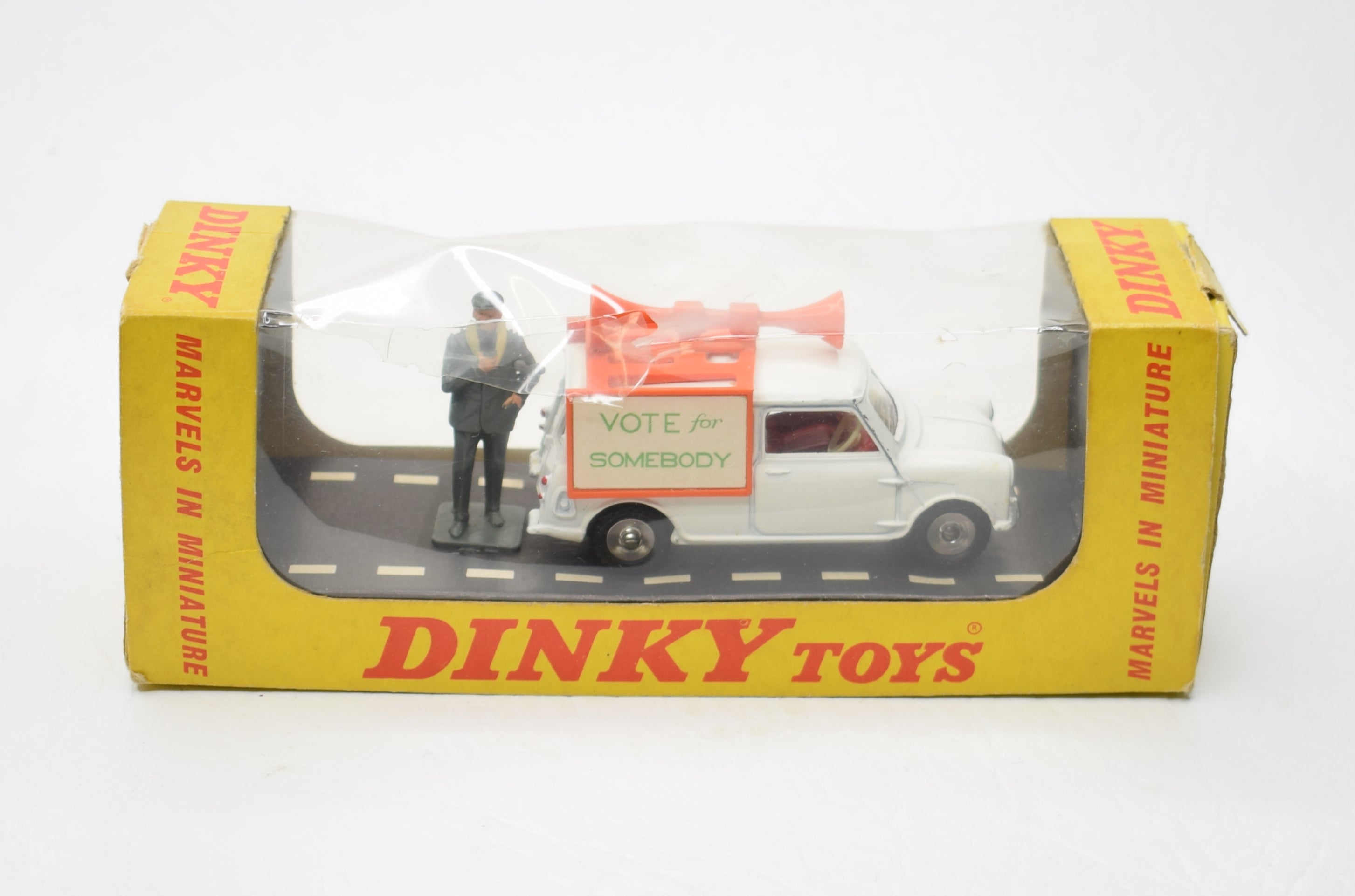 正規品】 DINKY 492 ELECTION MINI-VAN ディンキー エレクション