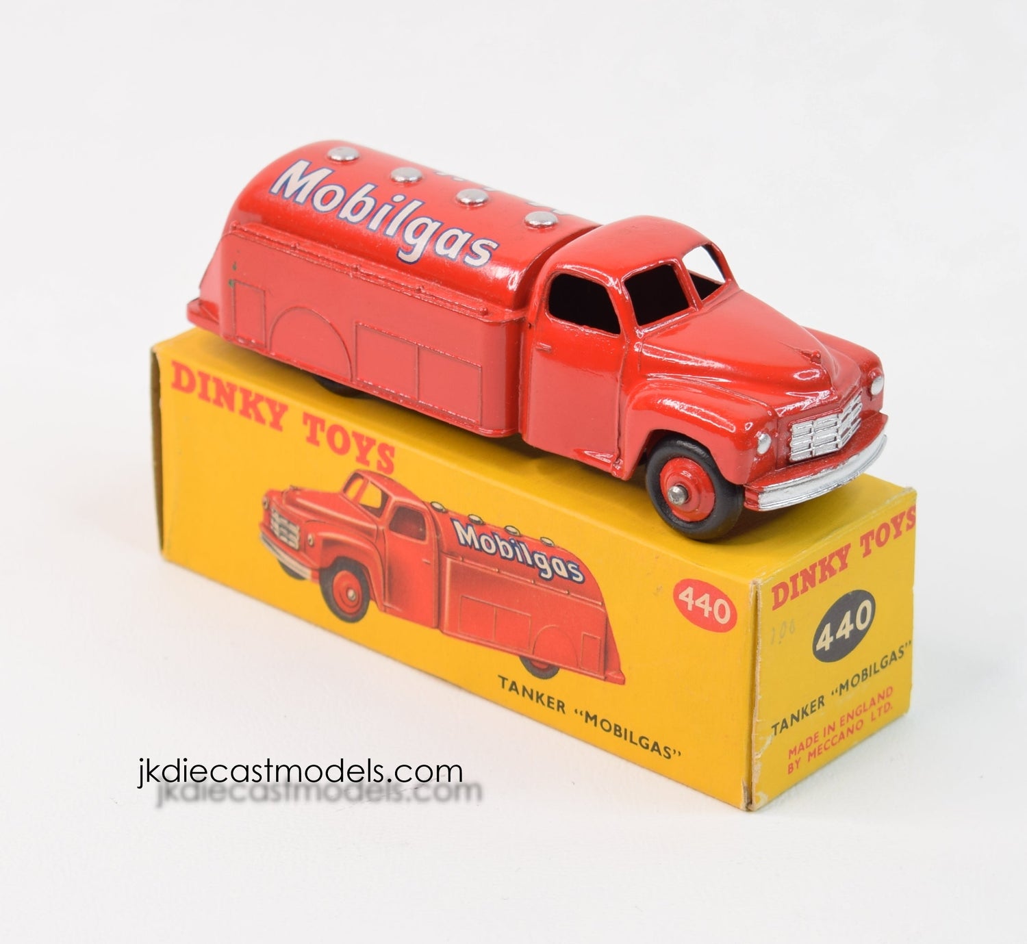 Dinky toys 440 'Mobilgas' Tanker Virtually Mint/Nice box