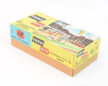 Corgi 609 Shell filling station forecourt accessories Mint/Fresh box