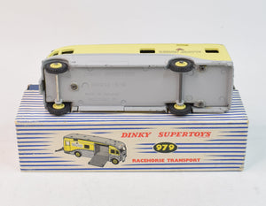 Dinky toys 979 'NEWMARKET'  Horse Box Very Near Mint/Boxed