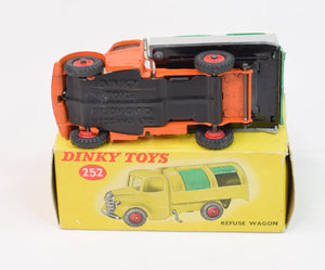 Dinky toys 252 Refuse Wagon Virtually Mint/Boxed (Rare late issue)