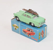Spot-on 184 Austin A60 Virtually Mint/Boxed 'Roeburn Falls' Collection