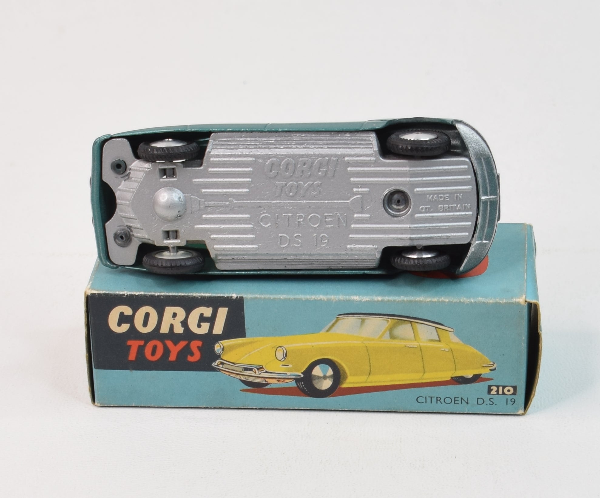 Corgi Toys 210 Citroen DS 19 Very Near Mint/Boxed – JK DIE-CAST MODELS