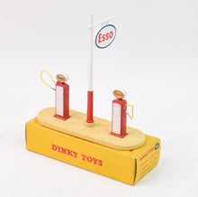 Dinky Toys 781 'Esso' Pump set Virtually Mint/Boxed