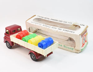 Triang Jumbo series - Morris wagon with barrels. Virtually Mint/Boxed